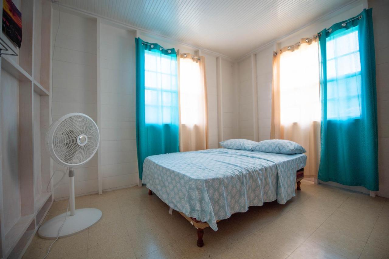 T.Cole'S Holiday Rental Saint James Luaran gambar